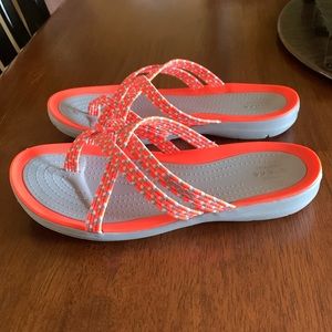 CROCS WOMENS FLIP FLOPS SANDALS SIZE 7